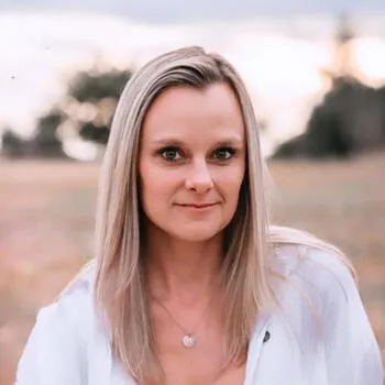 Beauty & Nails LOUNGE - Ihn. Sabrina Hirschmann Beauty & Nails LOUNGE - Ihn. Sabrina Hirschmann